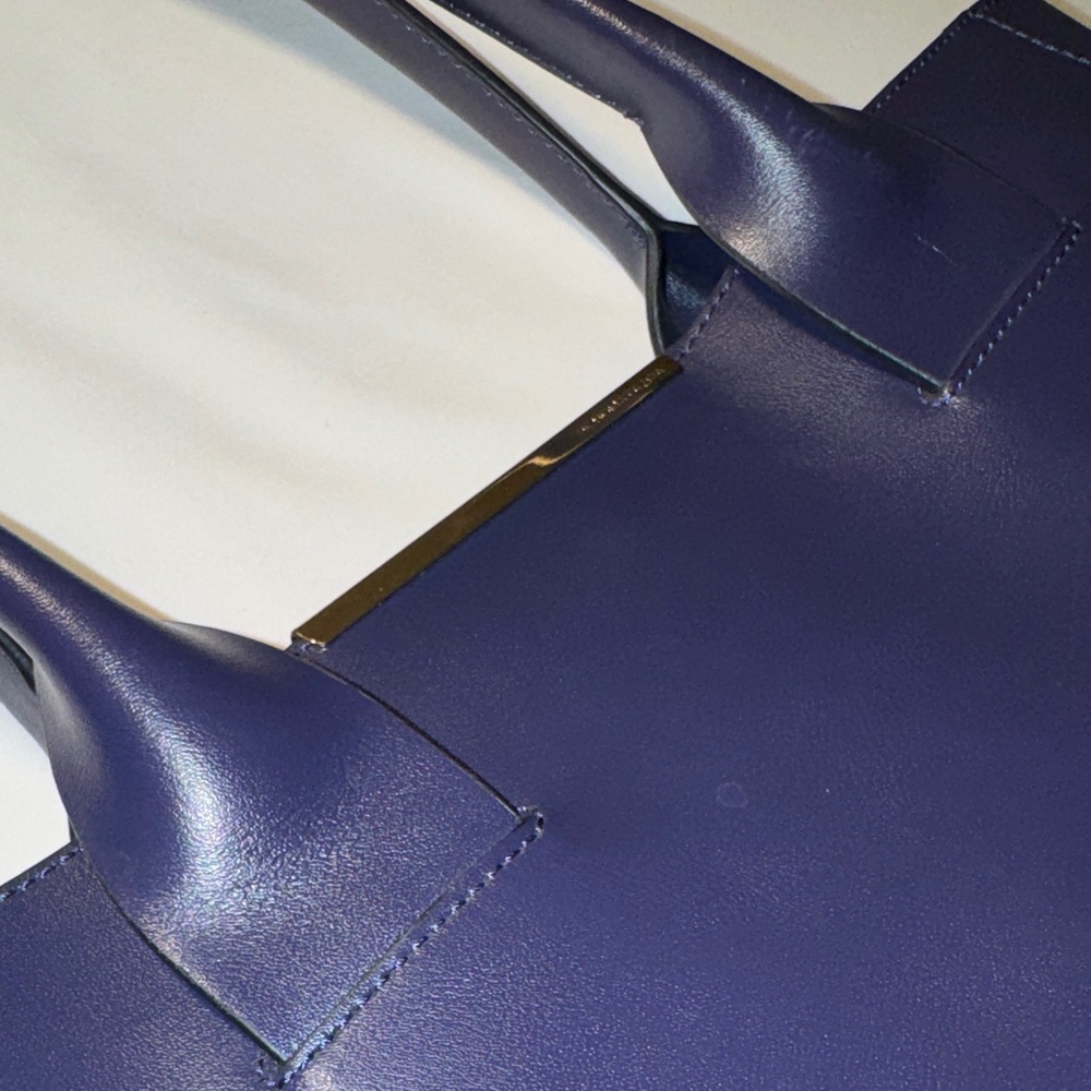 BCBGMaxAzria Dark Navy Leather Tote Bag Shoulder Bag - Picture 7 of 9
